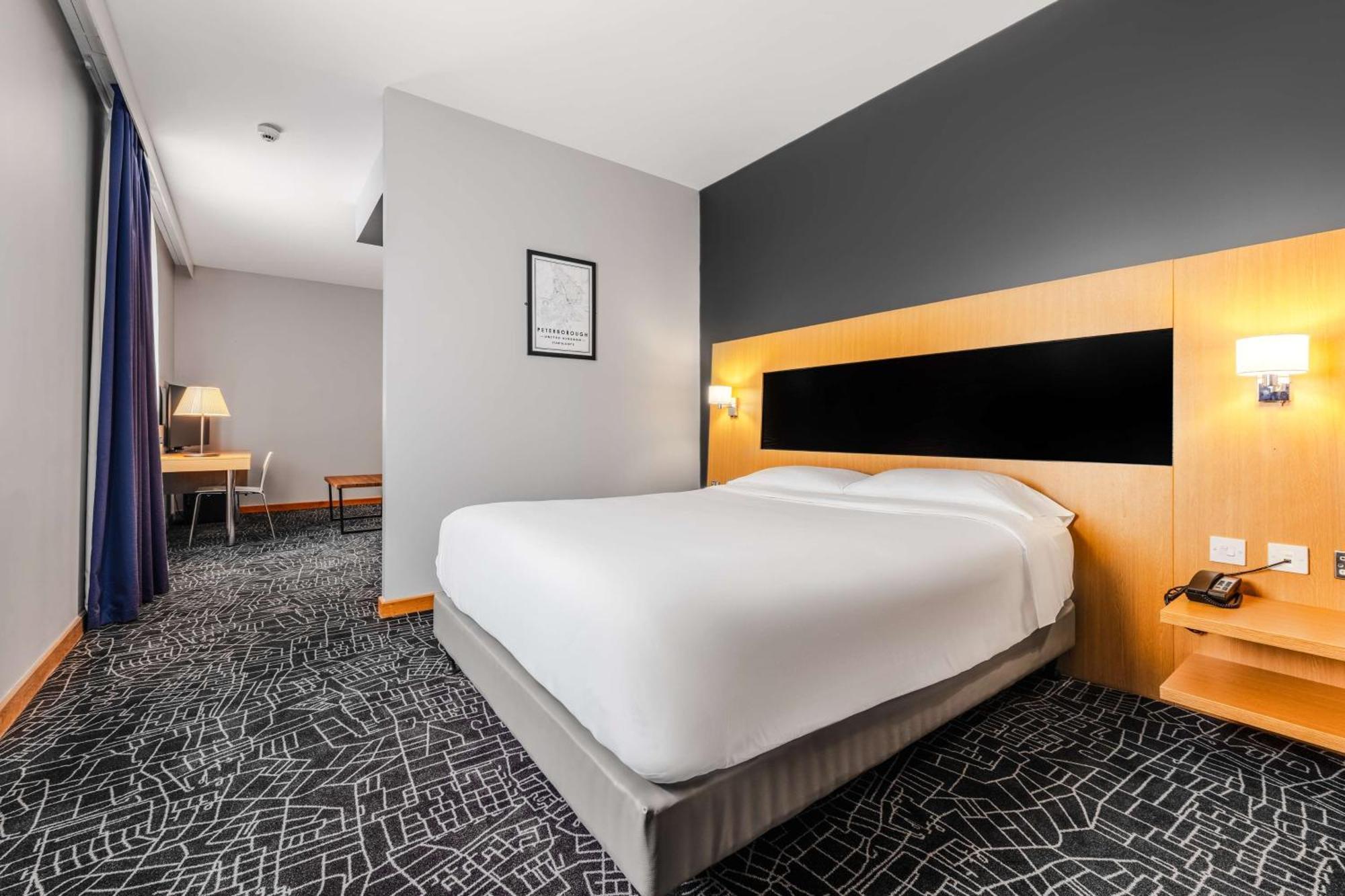 Park Inn By Radisson Peterborough Exteriör bild