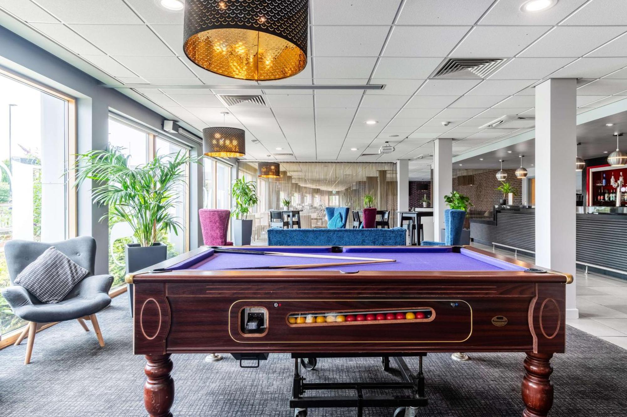 Park Inn By Radisson Peterborough Exteriör bild