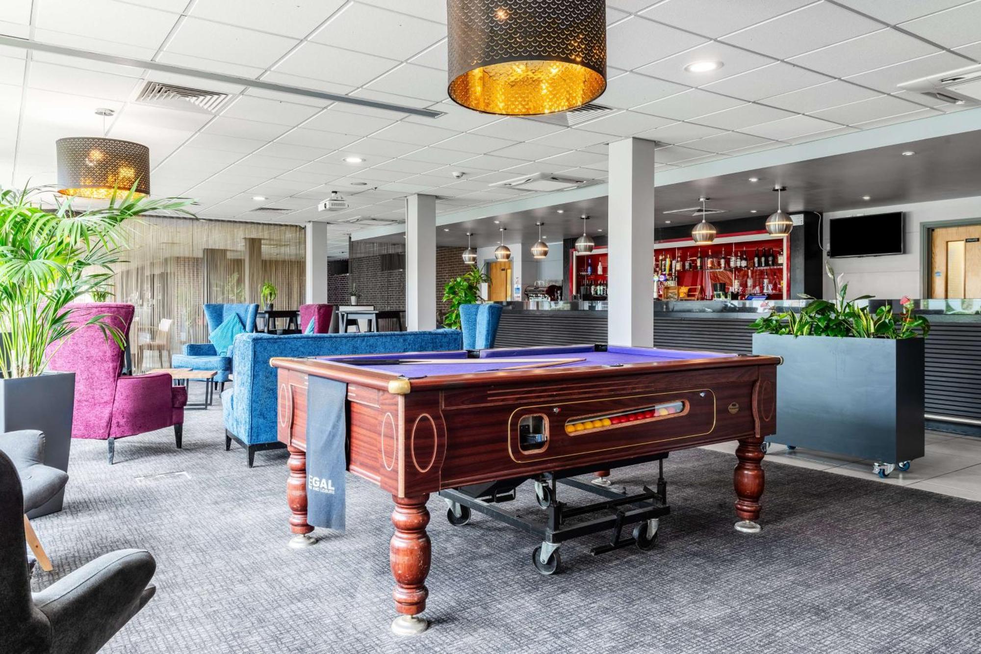 Park Inn By Radisson Peterborough Exteriör bild