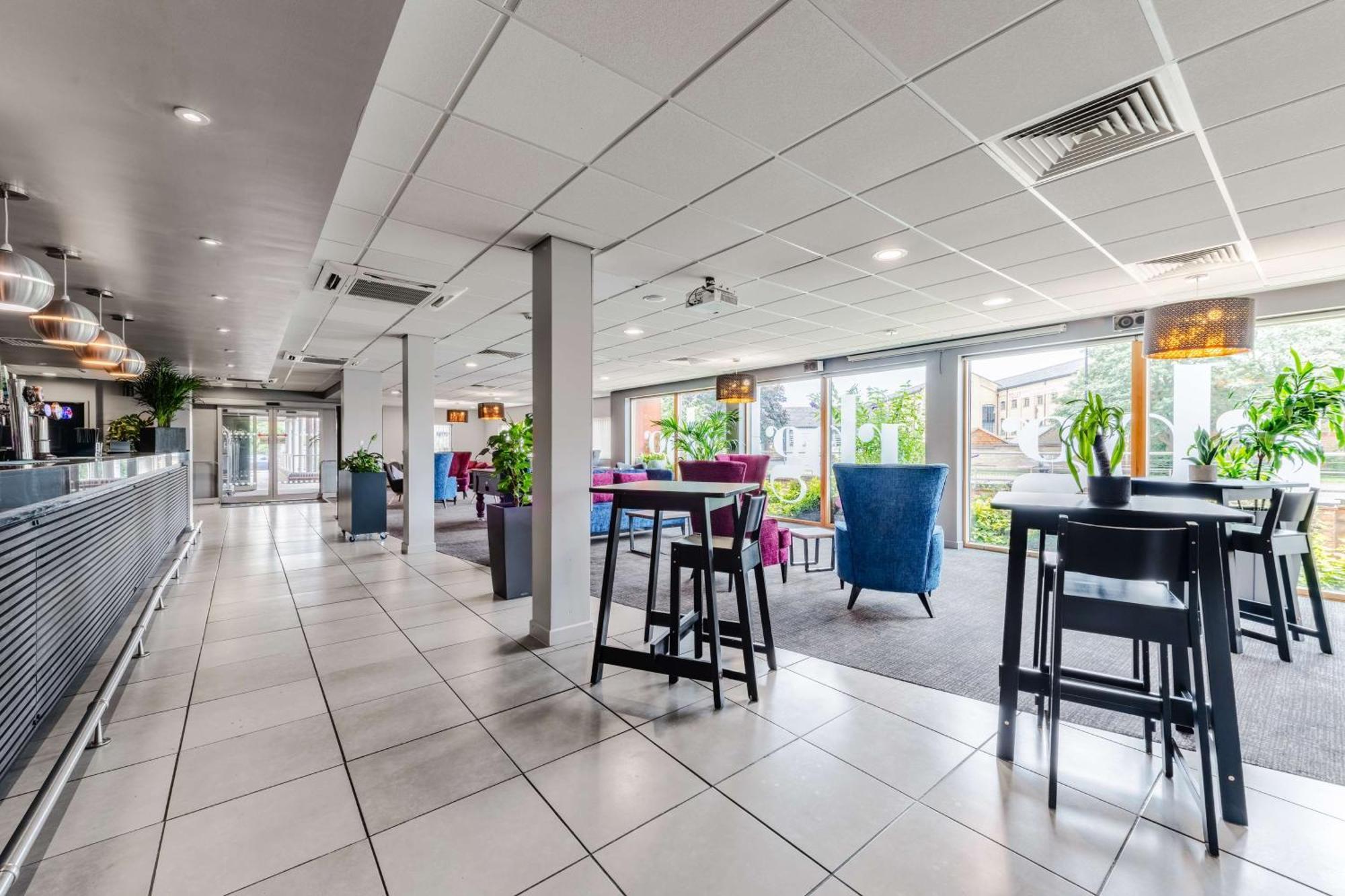 Park Inn By Radisson Peterborough Exteriör bild