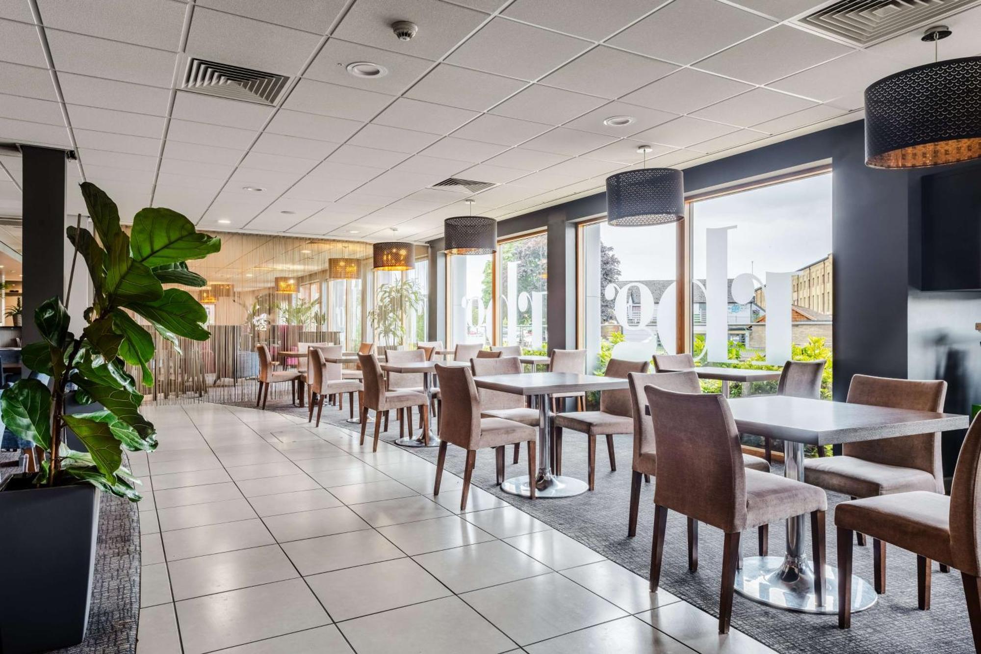 Park Inn By Radisson Peterborough Exteriör bild