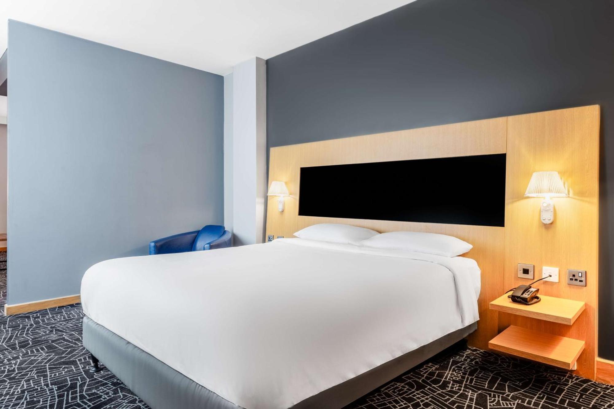 Park Inn By Radisson Peterborough Exteriör bild