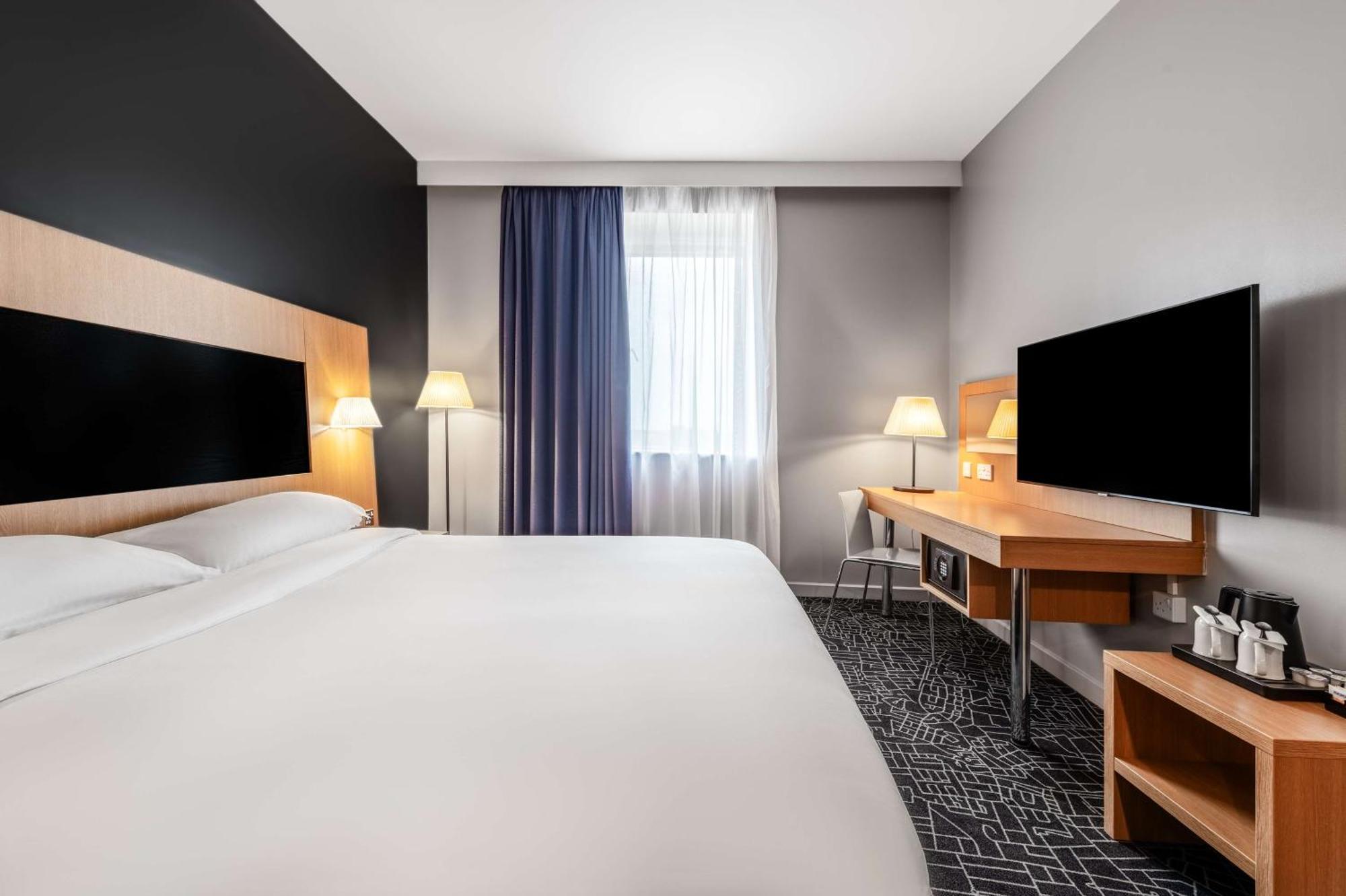 Park Inn By Radisson Peterborough Exteriör bild