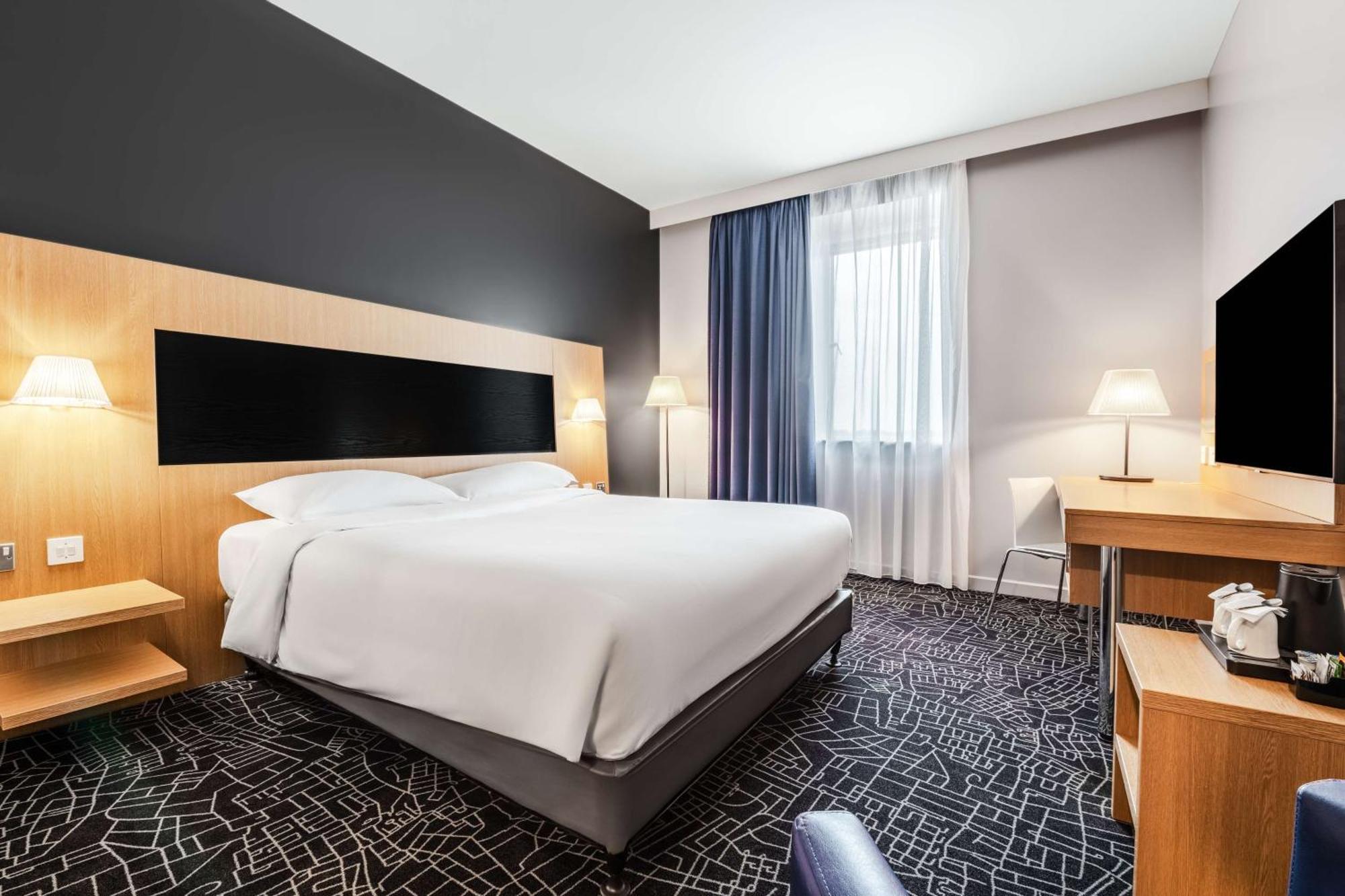 Park Inn By Radisson Peterborough Exteriör bild