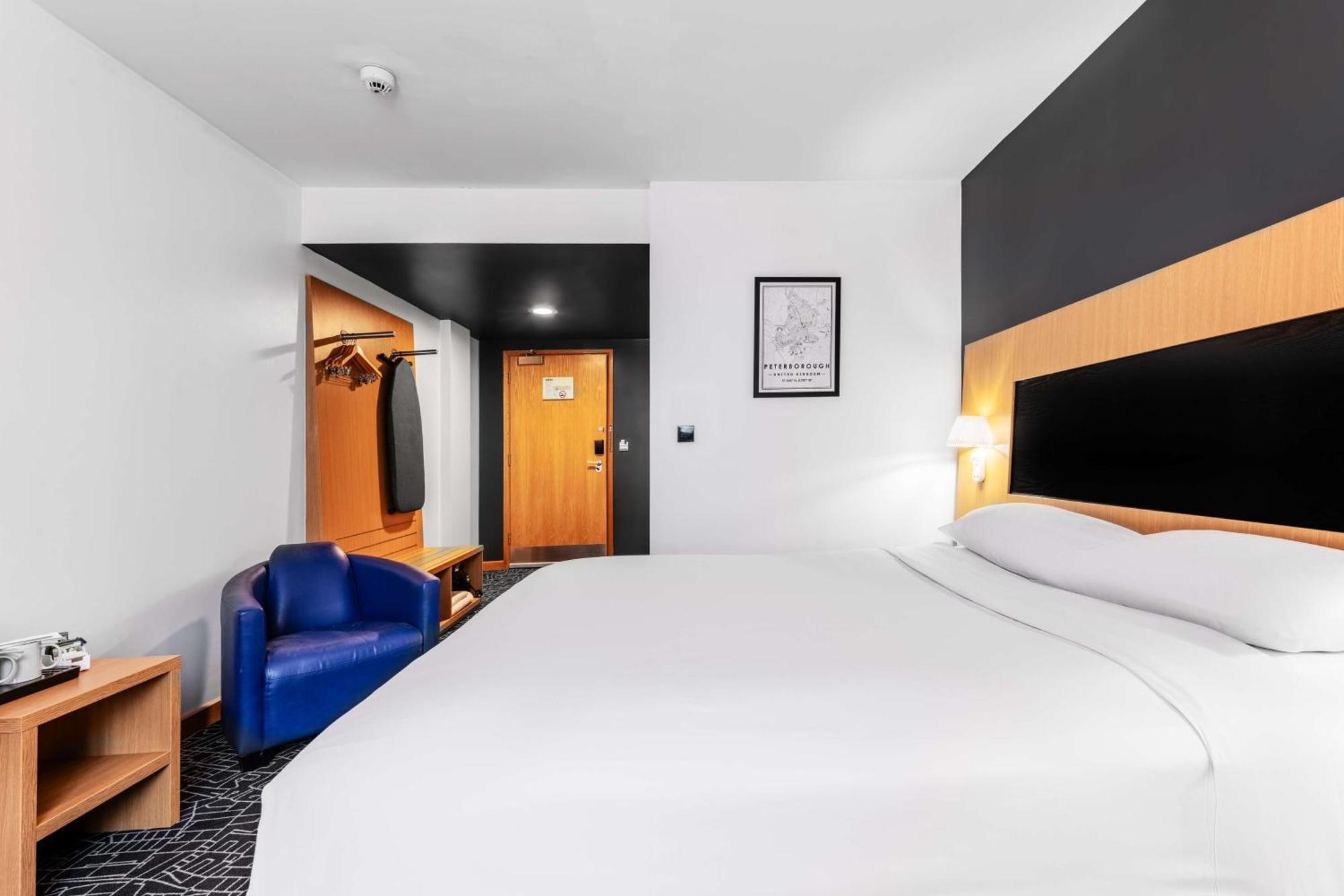 Park Inn By Radisson Peterborough Exteriör bild