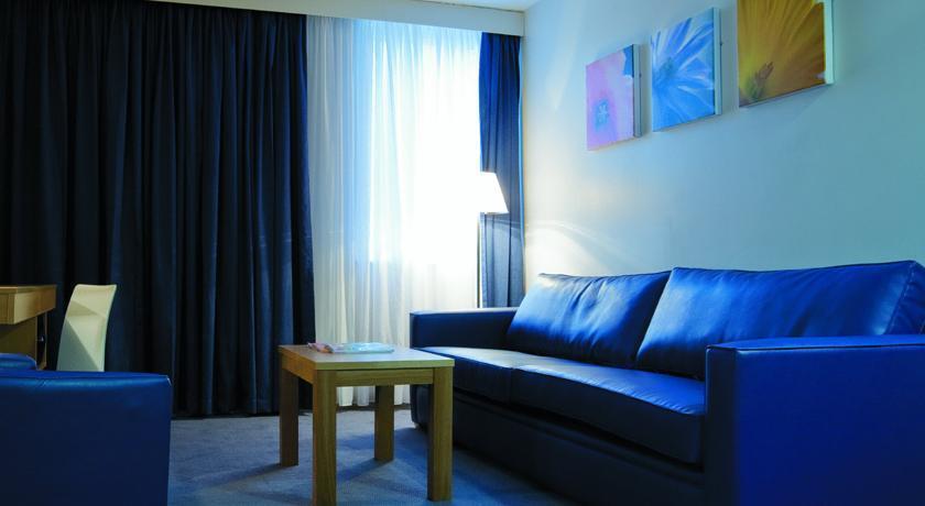 Park Inn By Radisson Peterborough Exteriör bild