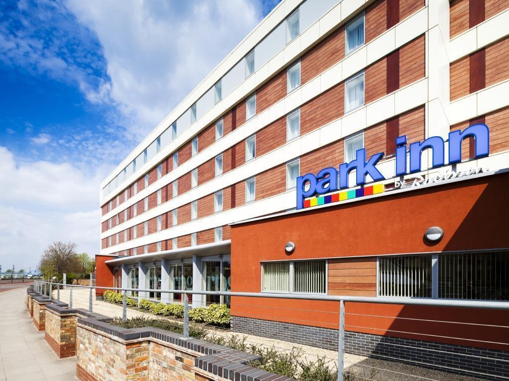 Park Inn By Radisson Peterborough Exteriör bild