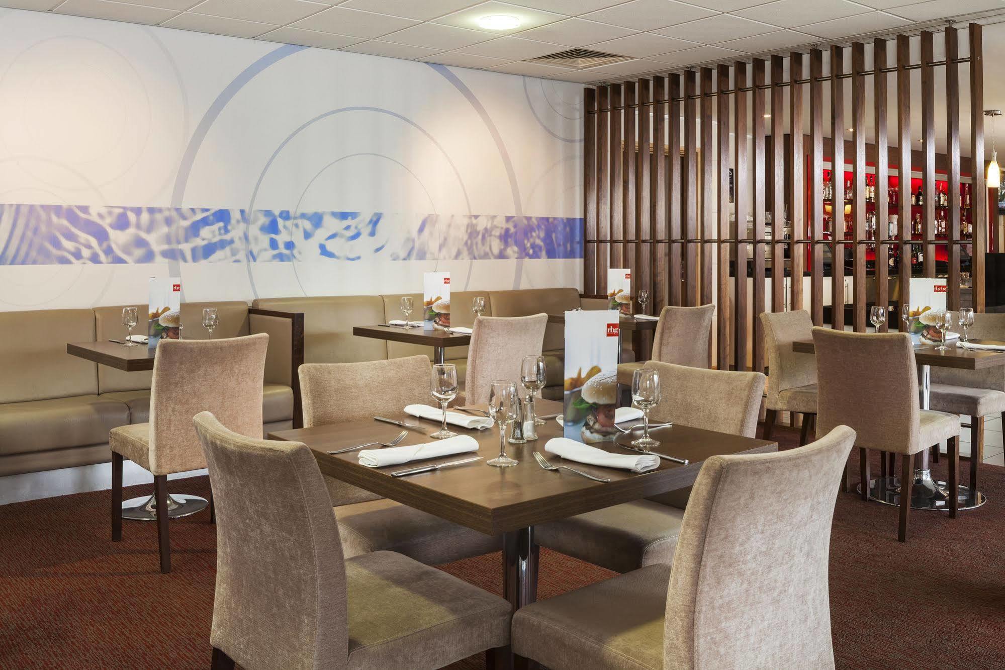 Park Inn By Radisson Peterborough Exteriör bild