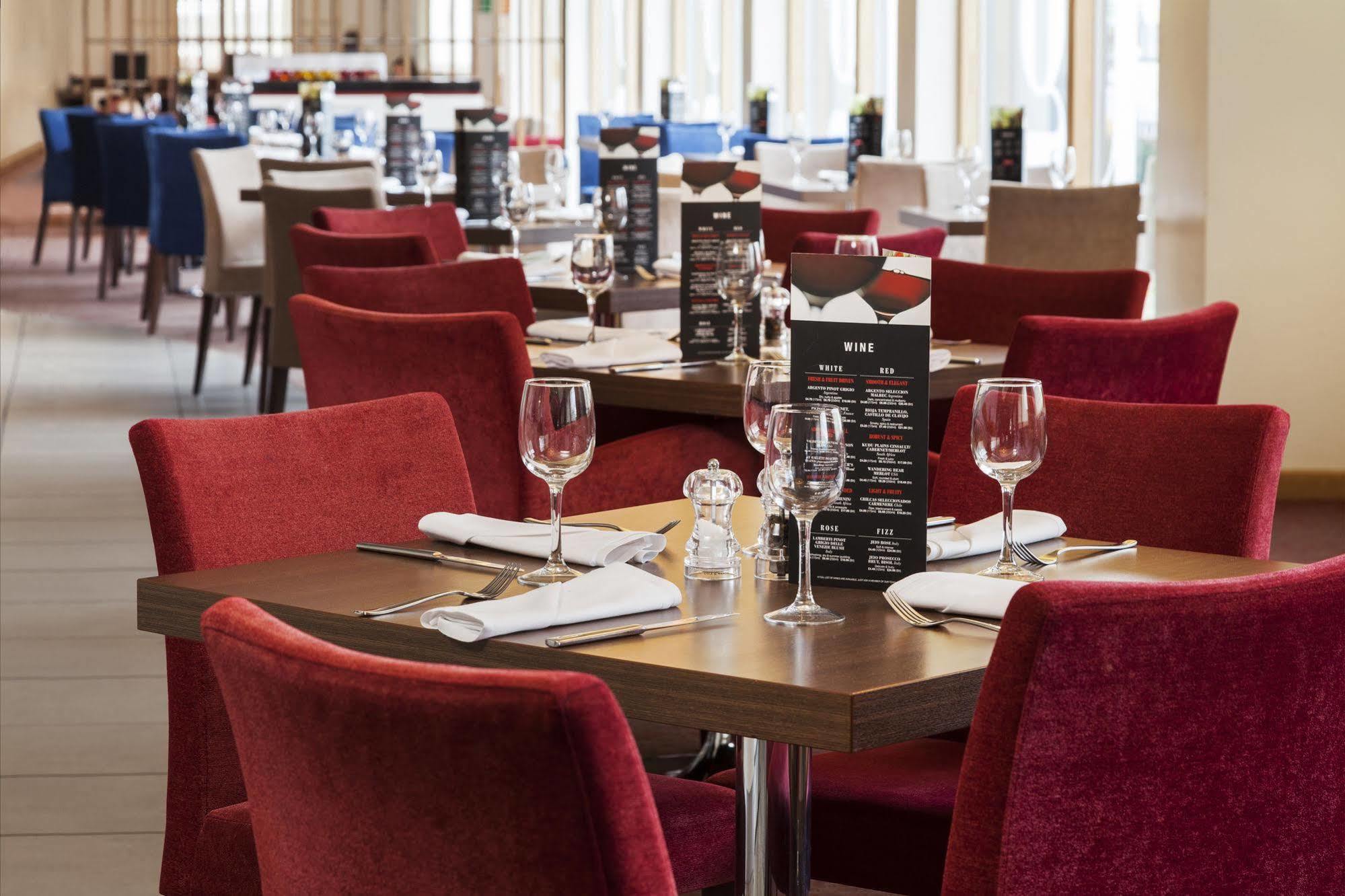 Park Inn By Radisson Peterborough Exteriör bild