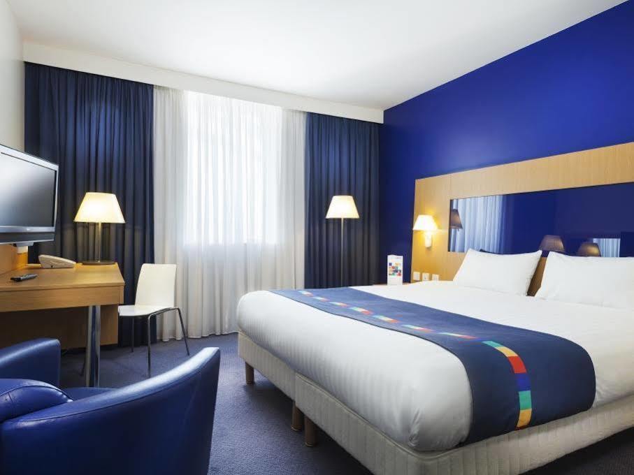 Park Inn By Radisson Peterborough Exteriör bild