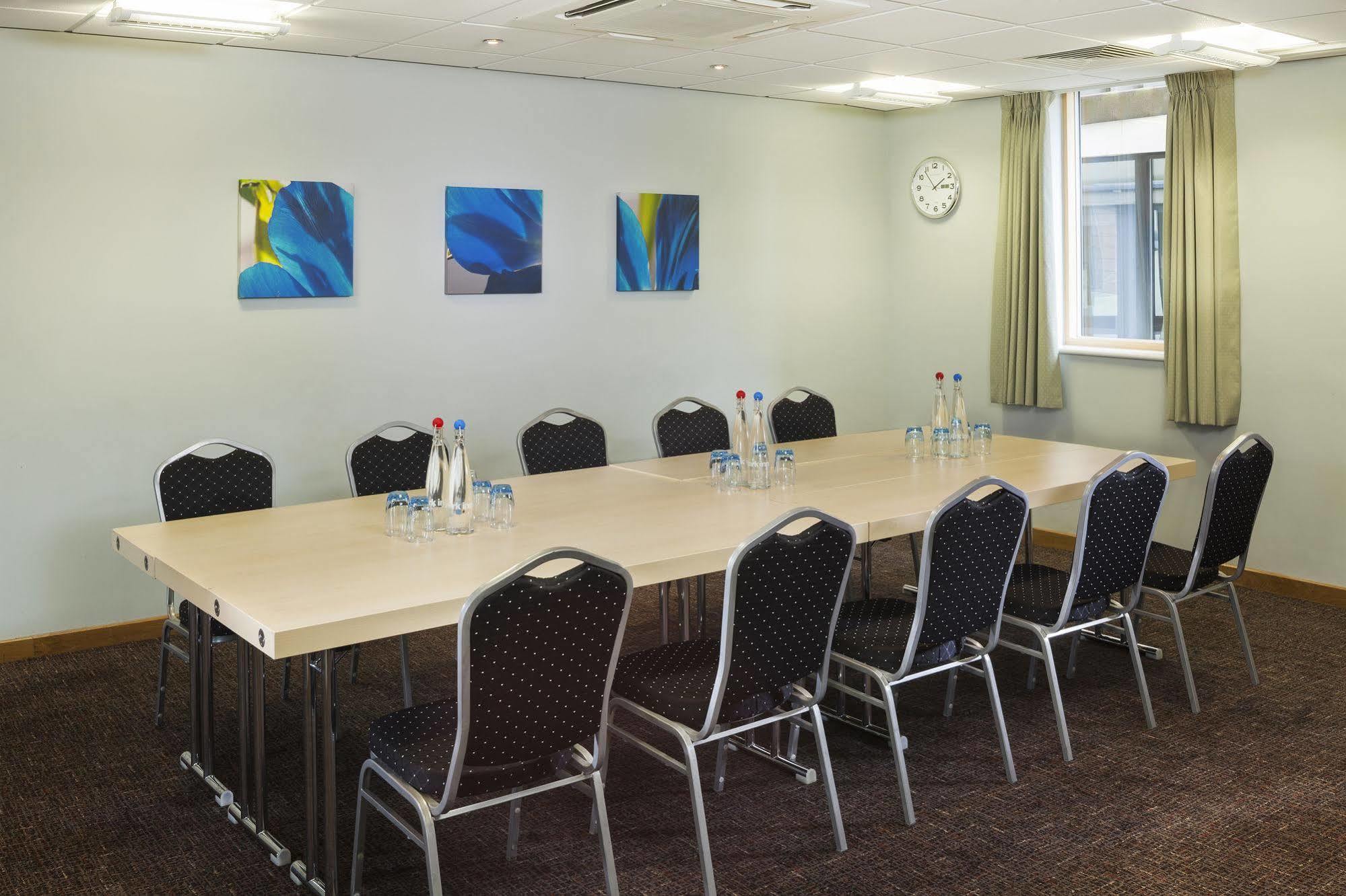 Park Inn By Radisson Peterborough Exteriör bild